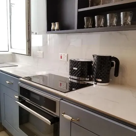 Apartment 101, Boutique Escape